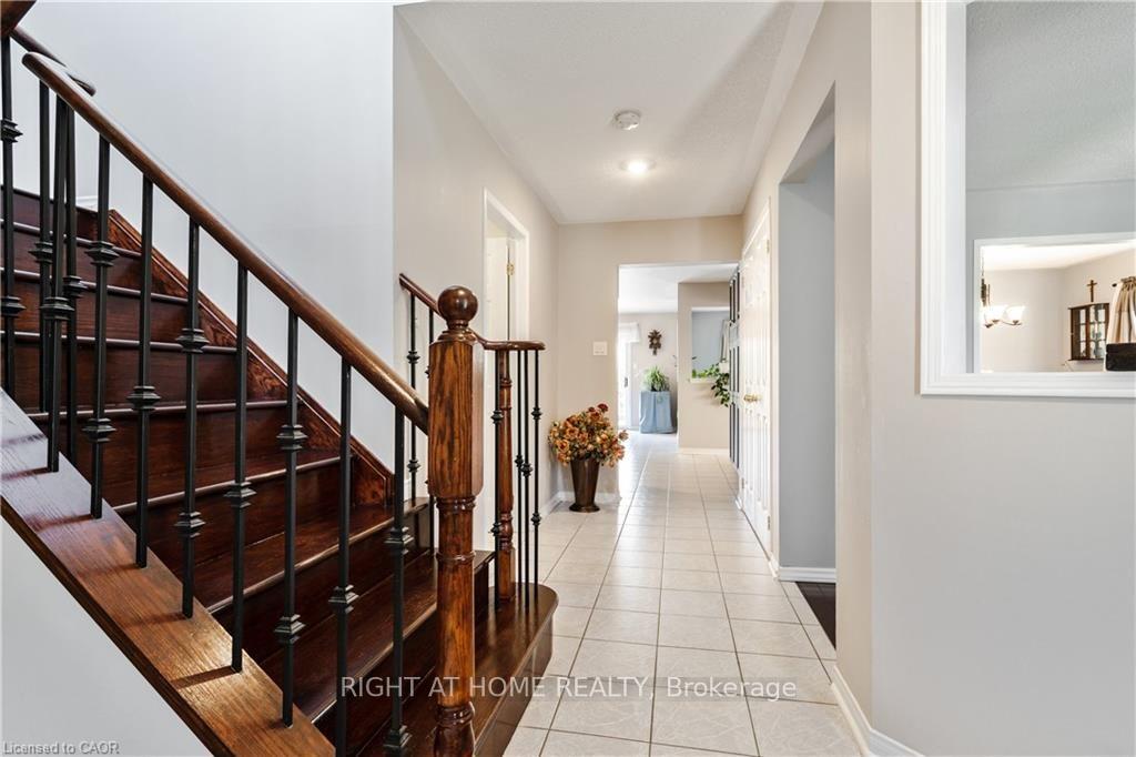 Photo 7 of 106 Moore Crescent, Hamilton, Ancaster — HOMEH