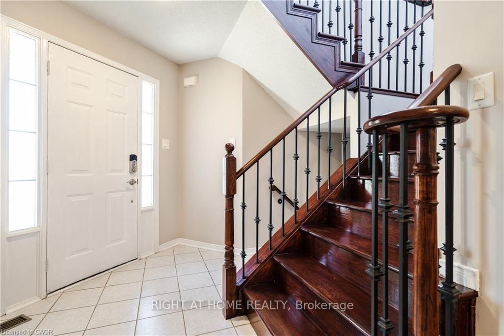 Photo 8 of 106 Moore Crescent, Hamilton, Ancaster — HOMEH