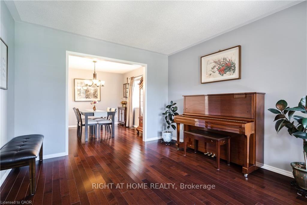 Photo 9 of 106 Moore Crescent, Hamilton, Ancaster — HOMEH