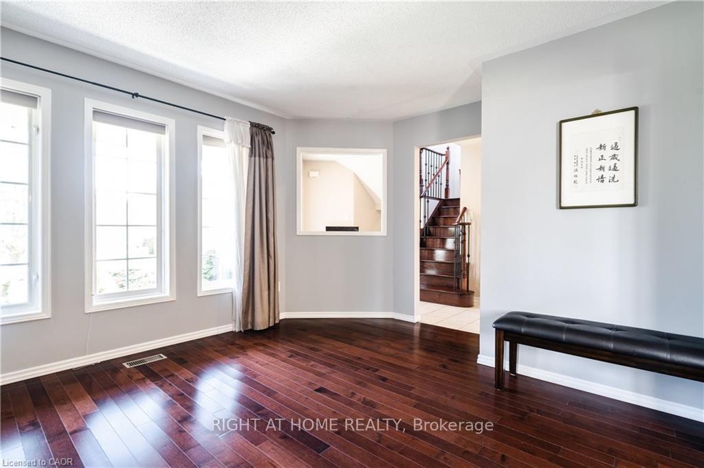 Photo 10 of 106 Moore Crescent, Hamilton, Ancaster — HOMEH