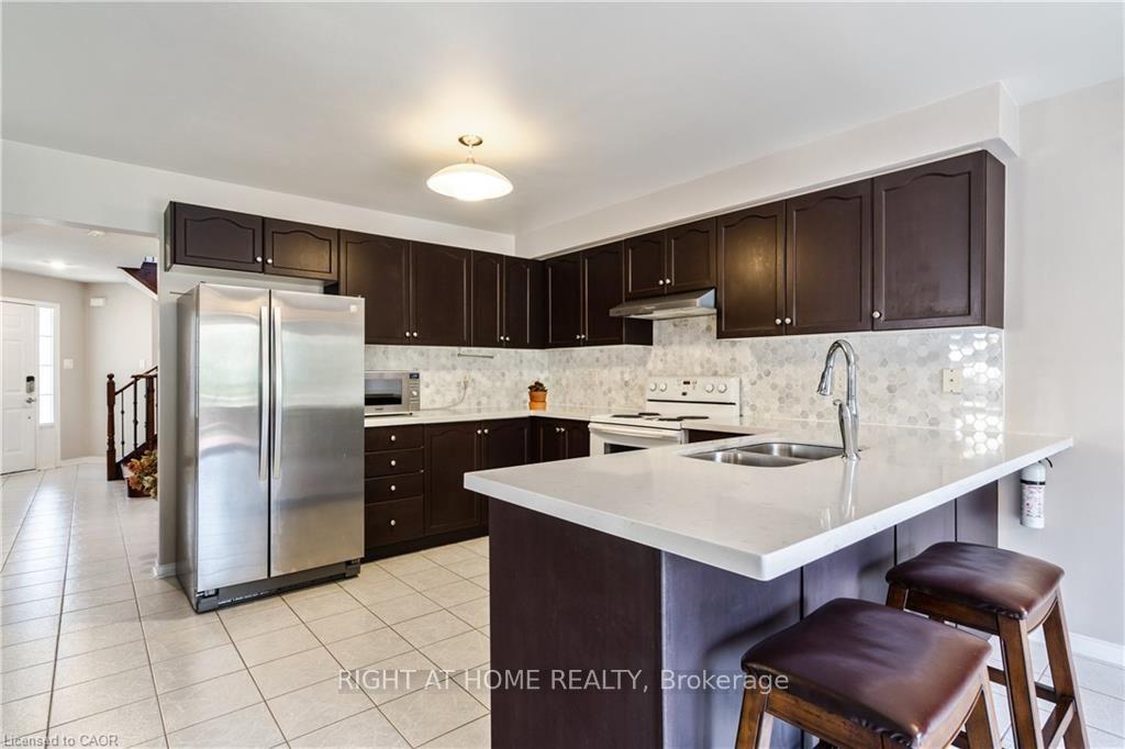 Photo 14 of 106 Moore Crescent, Hamilton, Ancaster — HOMEH