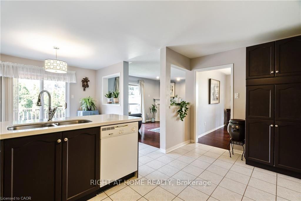 Photo 16 of 106 Moore Crescent, Hamilton, Ancaster — HOMEH