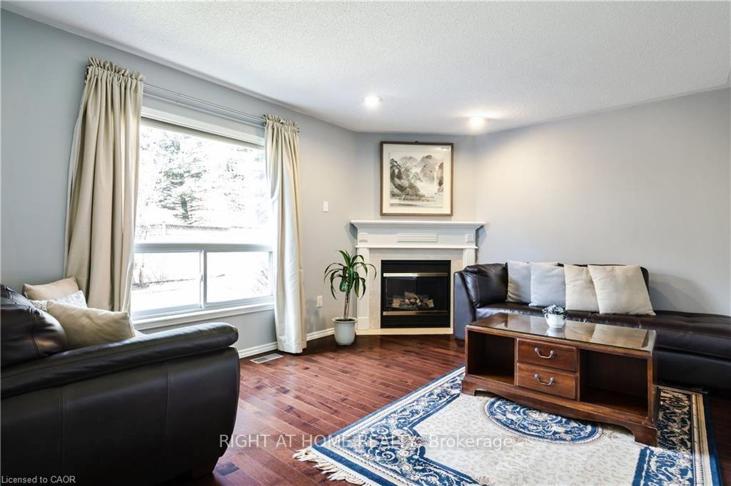 Photo 20 of 106 Moore Crescent, Hamilton, Ancaster — HOMEH