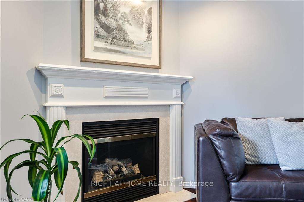 Photo 21 of 106 Moore Crescent, Hamilton, Ancaster — HOMEH