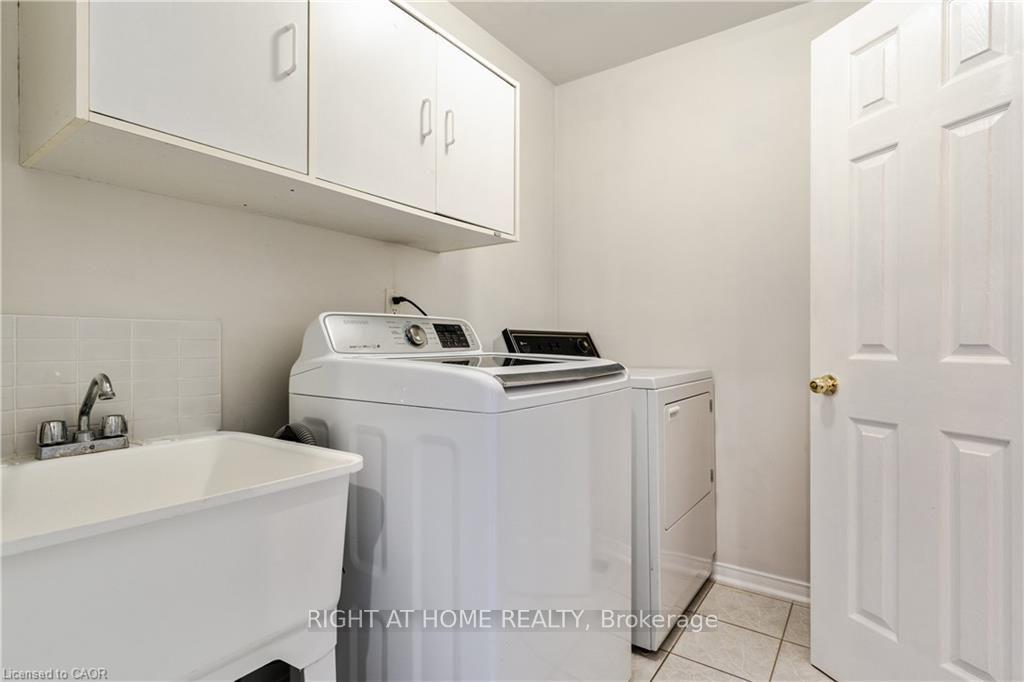 Photo 23 of 106 Moore Crescent, Hamilton, Ancaster — HOMEH