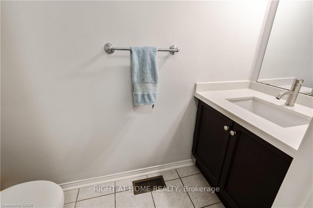 Photo 24 of 106 Moore Crescent, Hamilton, Ancaster — HOMEH