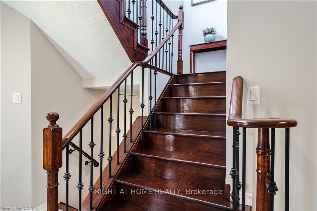 Photo 26 of 106 Moore Crescent, Hamilton, Ancaster — HOMEH