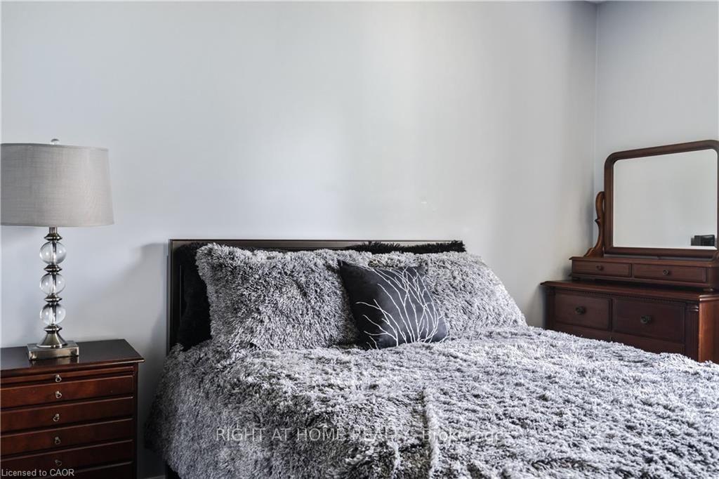 Photo 28 of 106 Moore Crescent, Hamilton, Ancaster — HOMEH