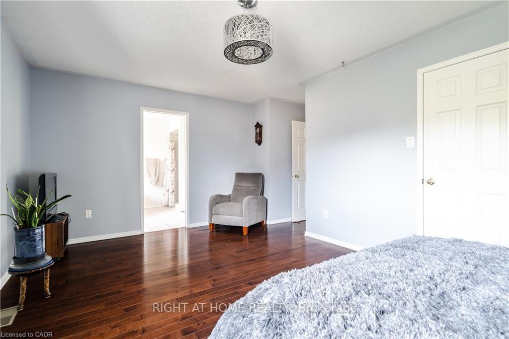 Photo 29 of 106 Moore Crescent, Hamilton, Ancaster — HOMEH