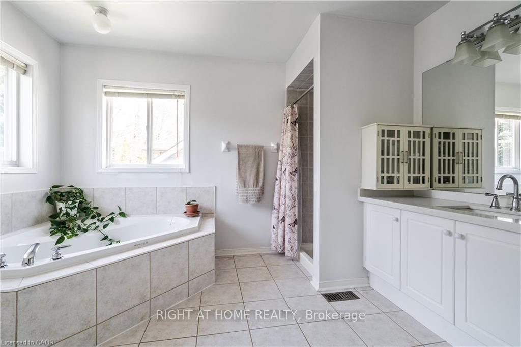 Photo 30 of 106 Moore Crescent, Hamilton, Ancaster — HOMEH