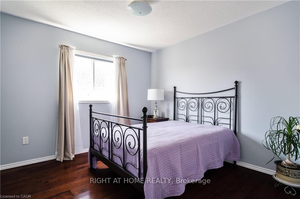 Photo 34 of 106 Moore Crescent, Hamilton, Ancaster — HOMEH