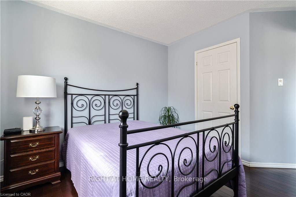 Photo 35 of 106 Moore Crescent, Hamilton, Ancaster — HOMEH