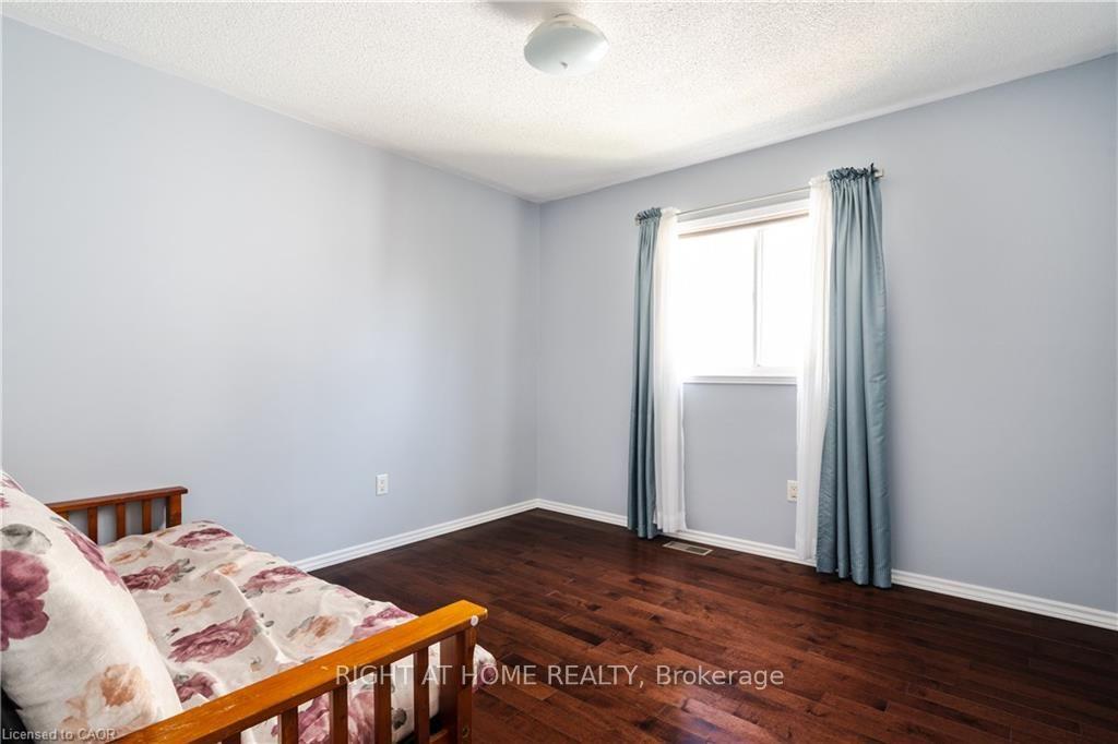 Photo 36 of 106 Moore Crescent, Hamilton, Ancaster — HOMEH