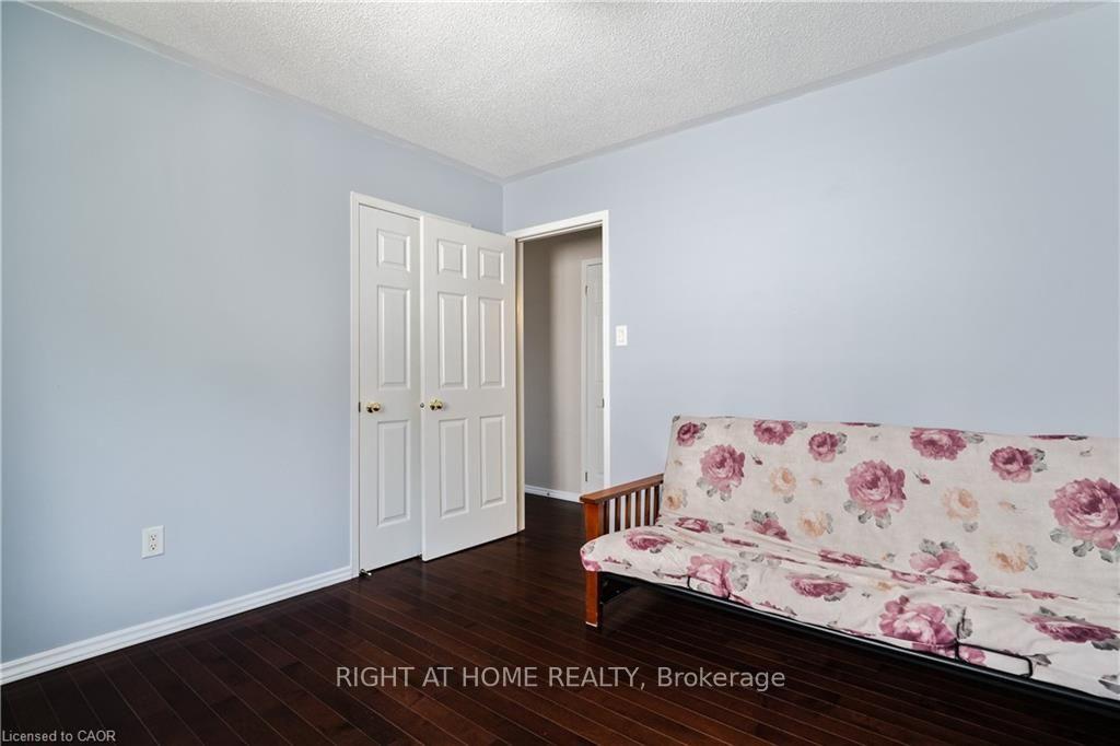 Photo 37 of 106 Moore Crescent, Hamilton, Ancaster — HOMEH