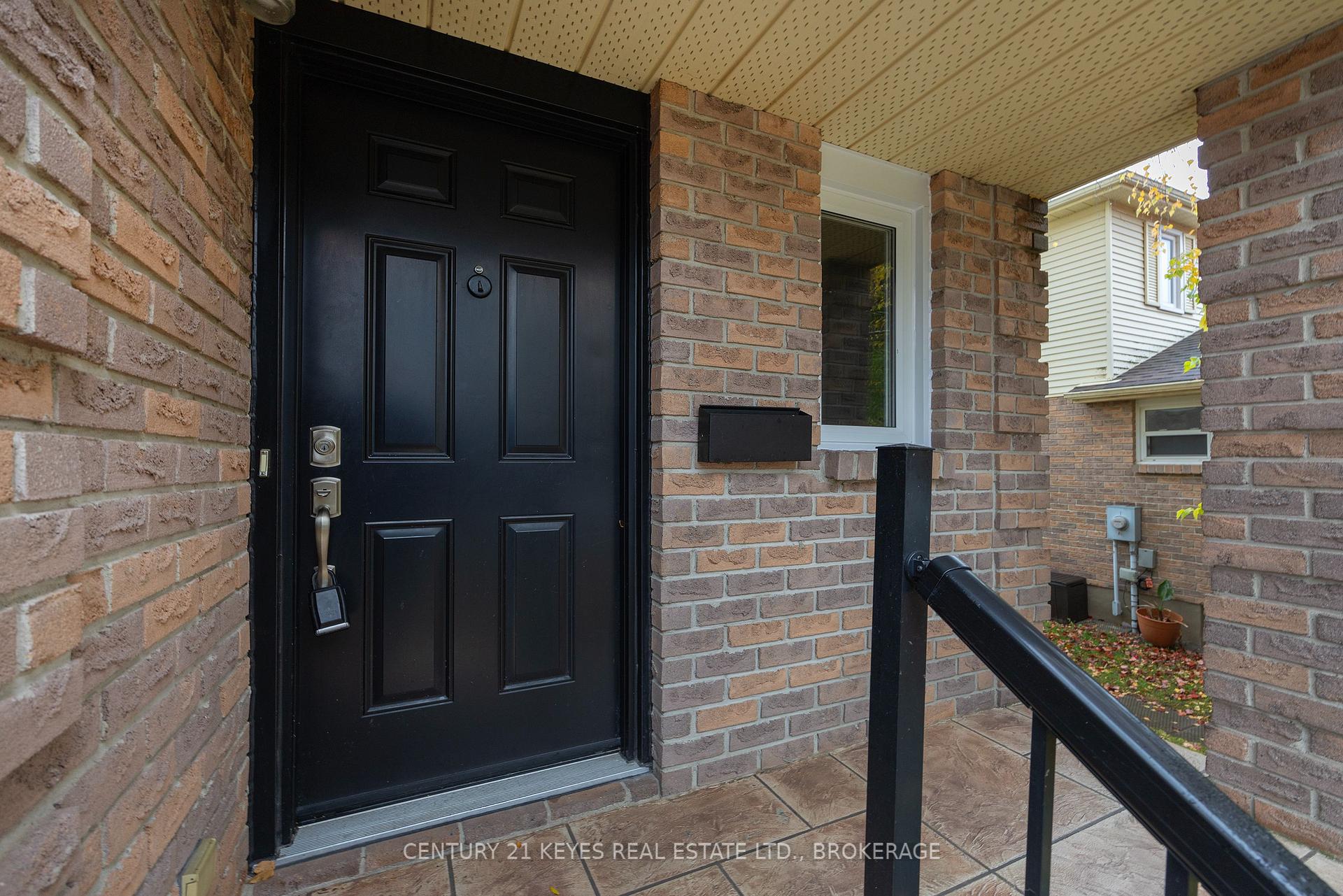 Photo 3 of 53 Rose Abbey Drive, Kingston, Kingston East (Incl Barret Crt) — HOMEH