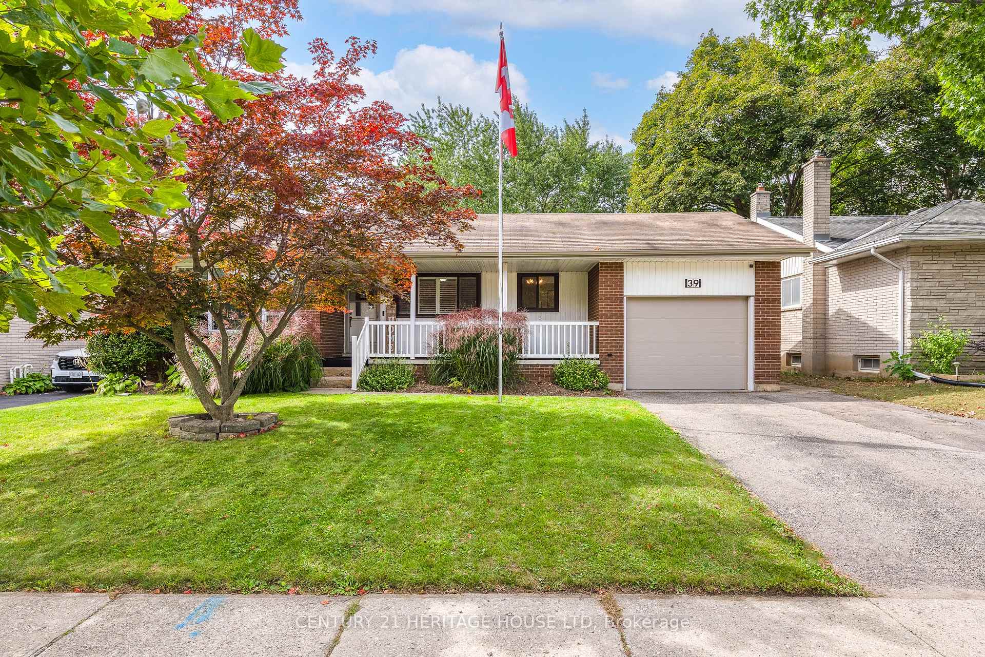 Photo 1 of 39 Wren Crescent, Kitchener, Stanley Park — HOMEH