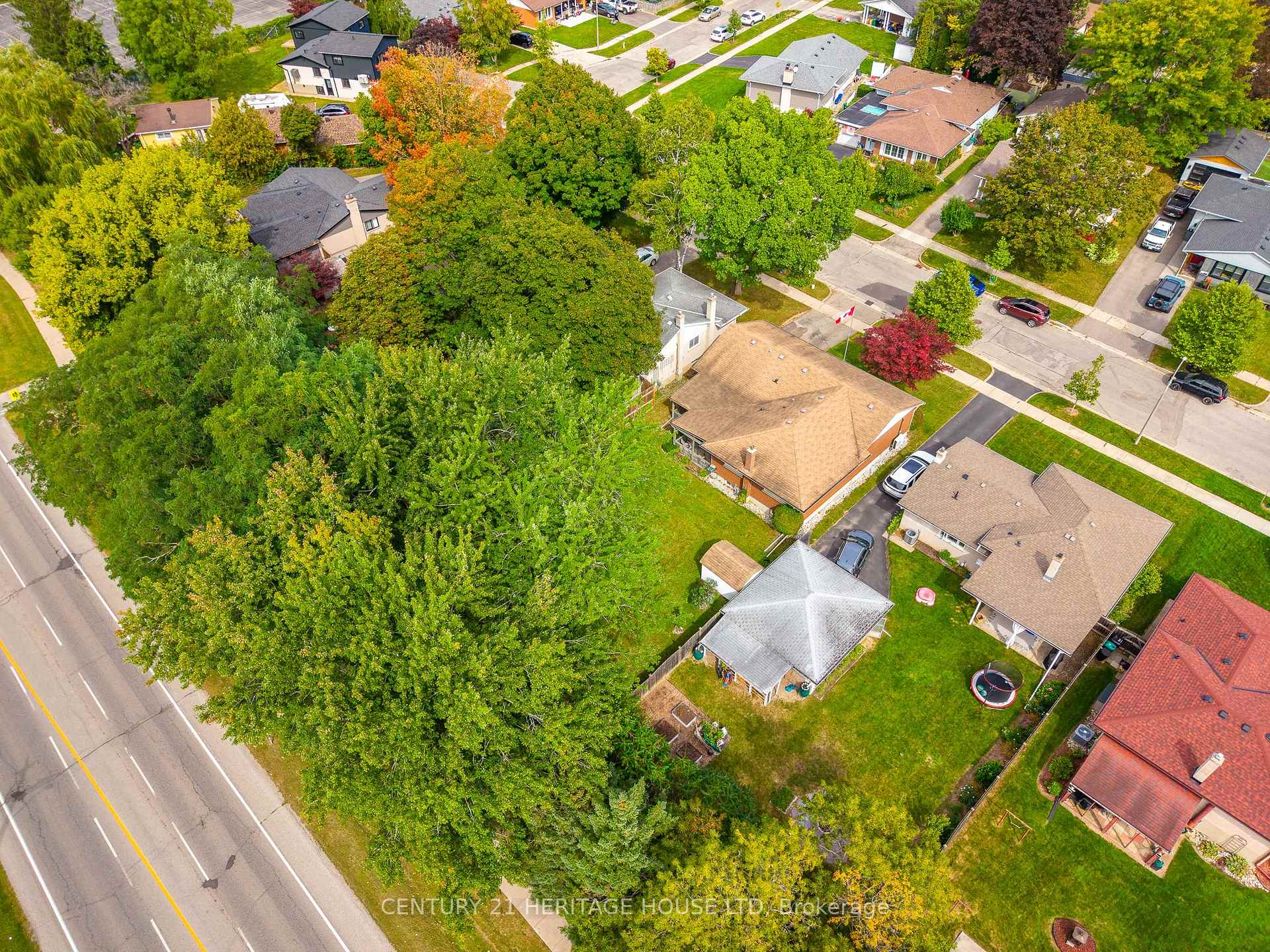 Photo 9 of 39 Wren Crescent, Kitchener, Stanley Park — HOMEH