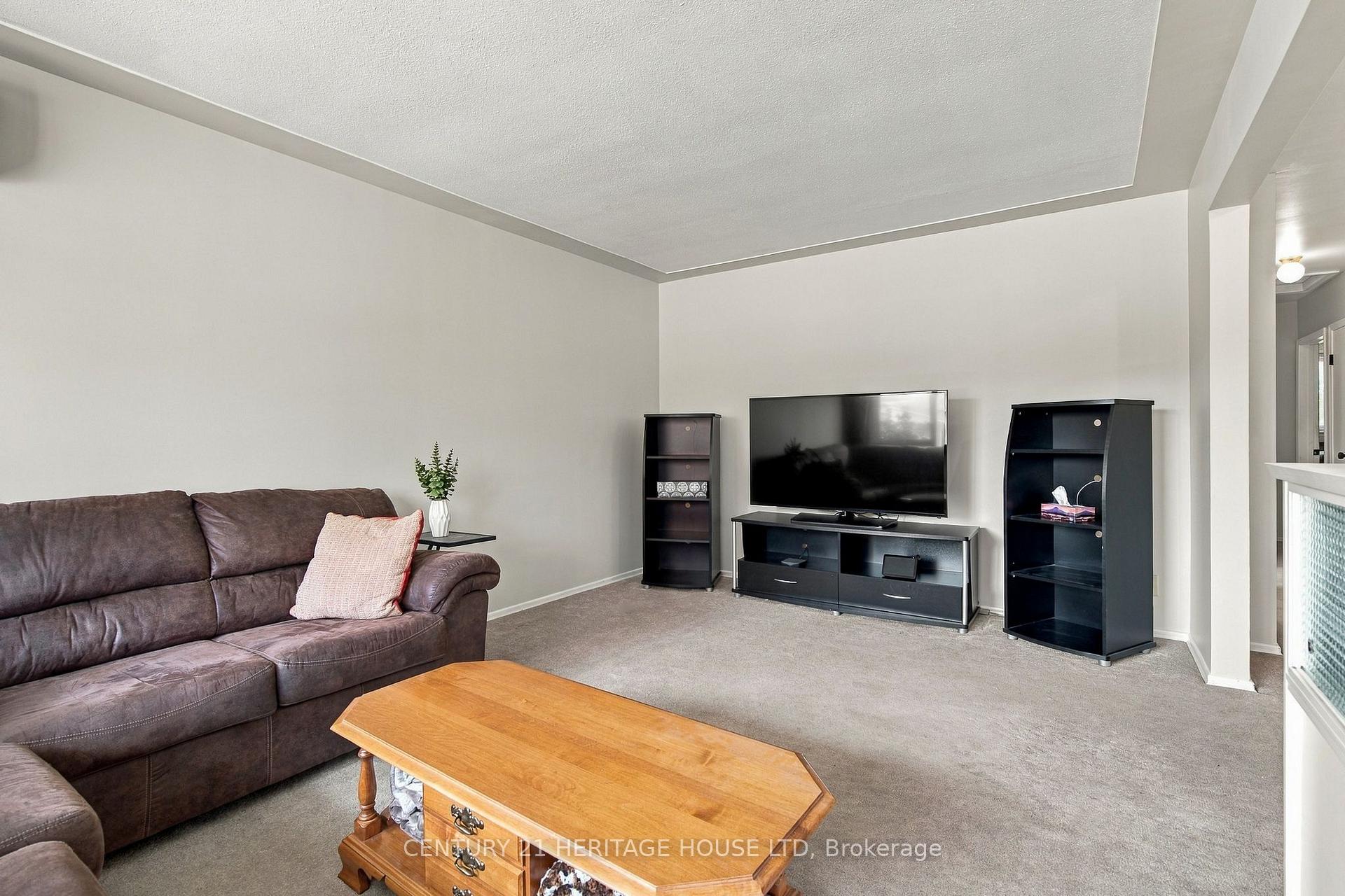 Photo 20 of 39 Wren Crescent, Kitchener, Stanley Park — HOMEH