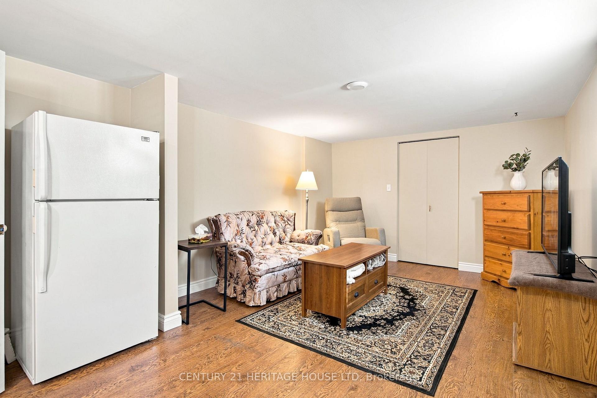 Photo 26 of 39 Wren Crescent, Kitchener, Stanley Park — HOMEH