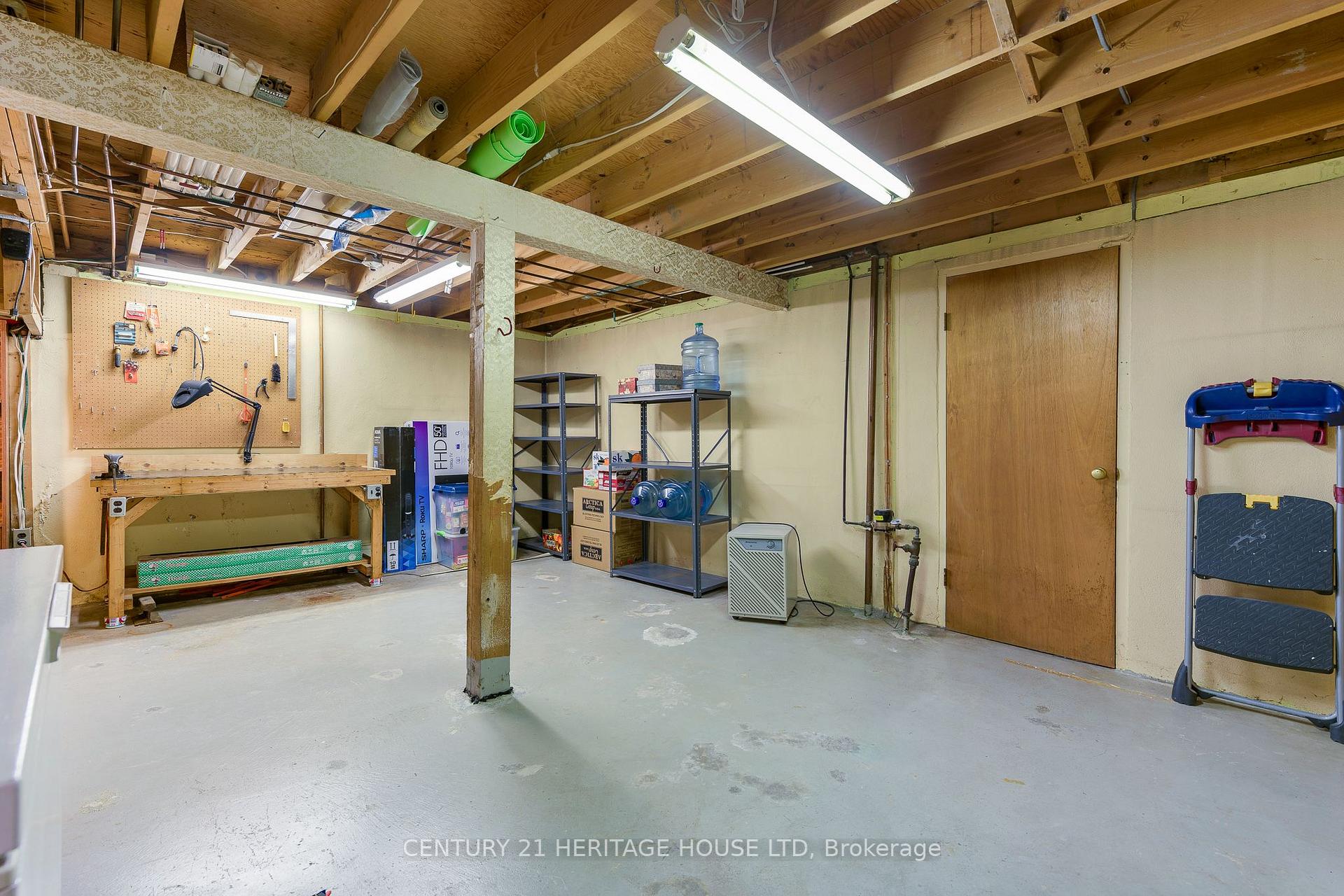 Photo 34 of 39 Wren Crescent, Kitchener, Stanley Park — HOMEH