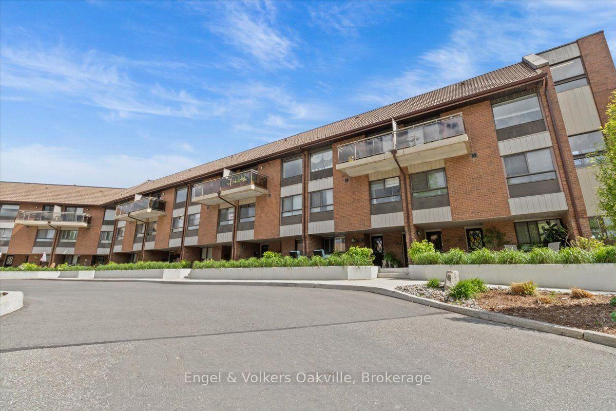 Photo of Unit 625, 1000 Cedarglen Gate