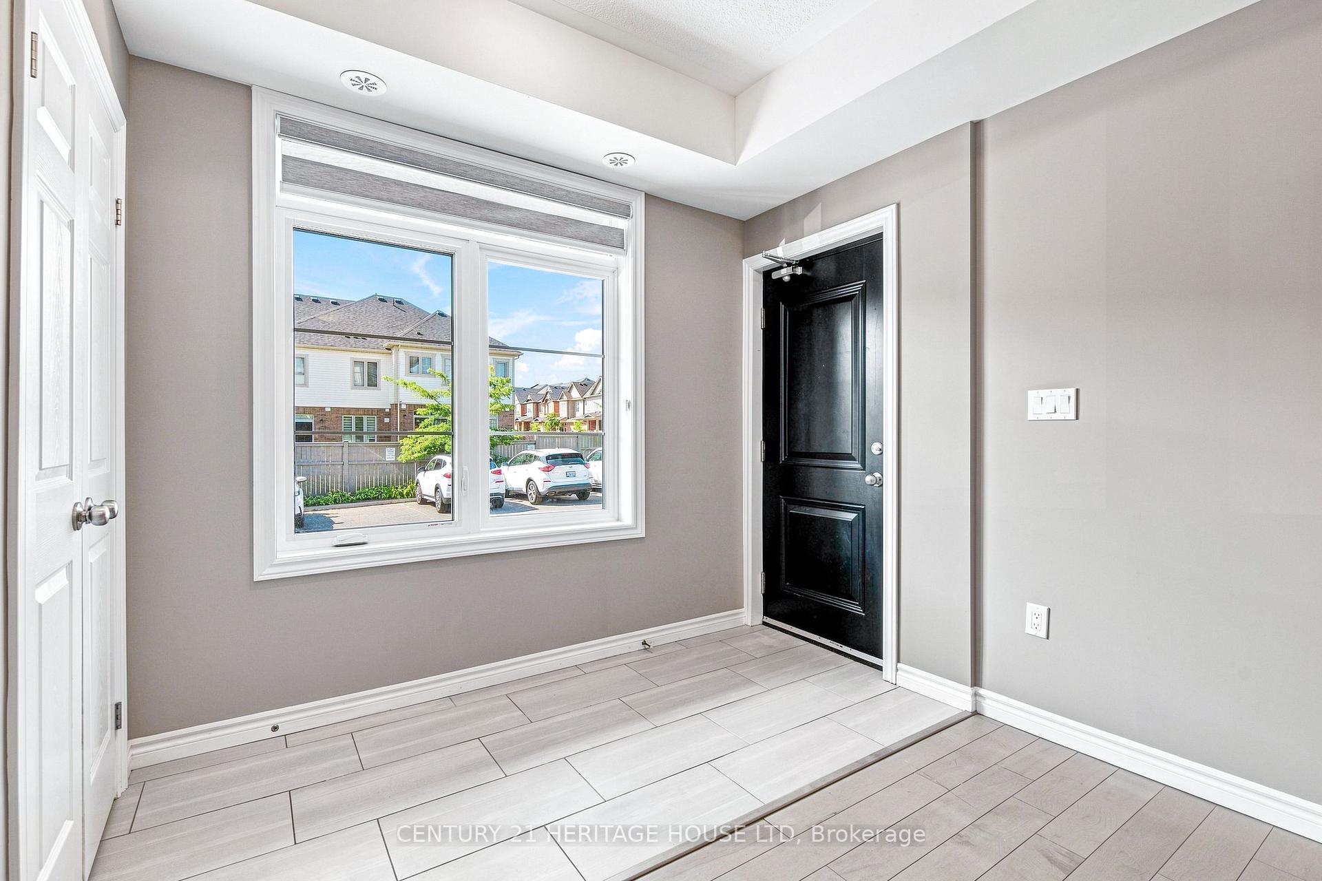 Photo 4 of 12 Wheat Lane, Kitchener, Huron Park — HOMEH