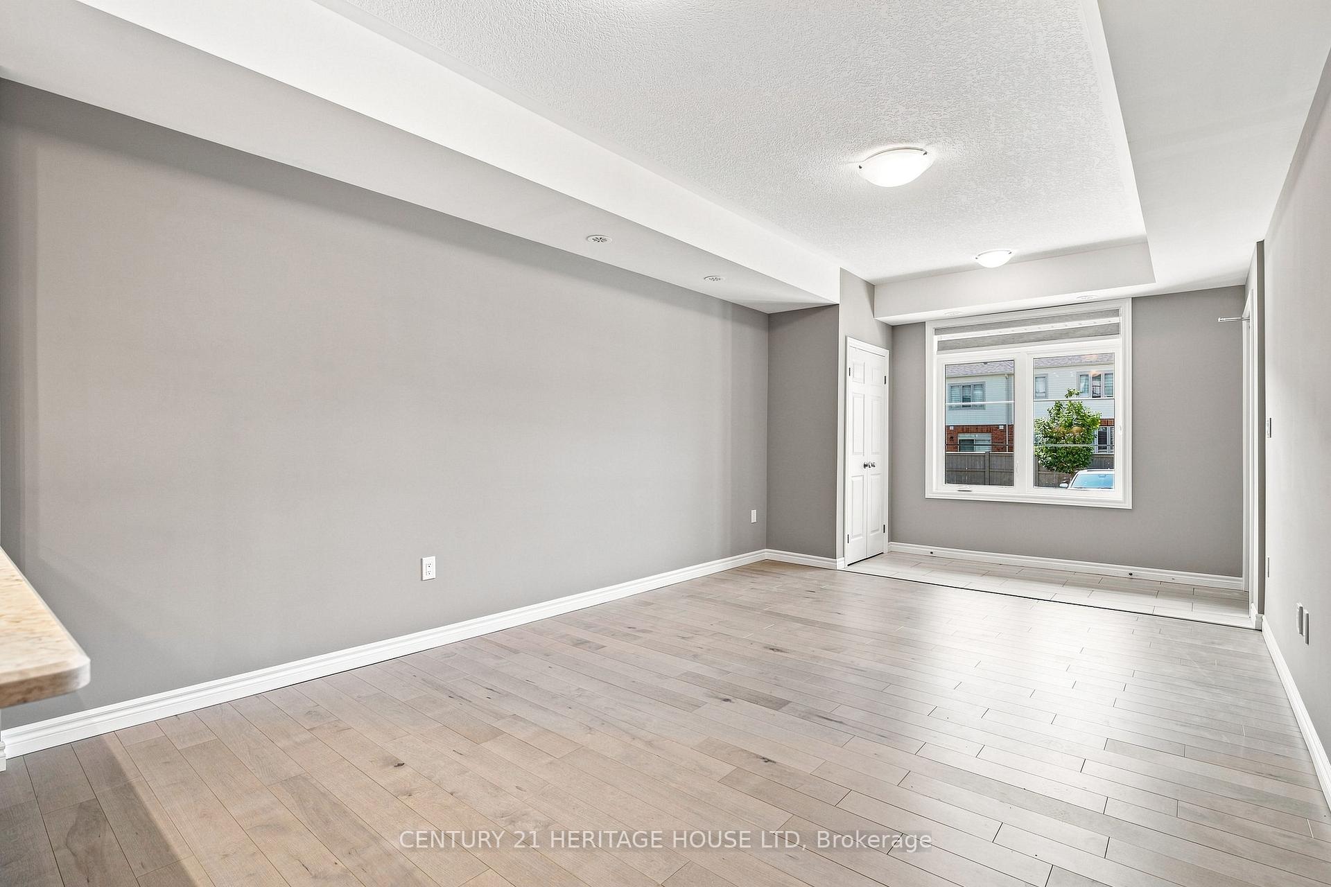 Photo 7 of 12 Wheat Lane, Kitchener, Huron Park — HOMEH