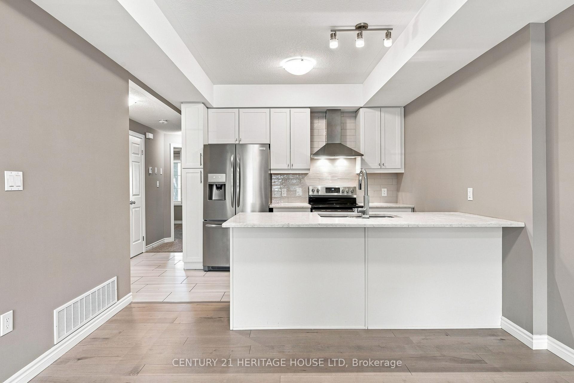 Photo 9 of 12 Wheat Lane, Kitchener, Huron Park — HOMEH
