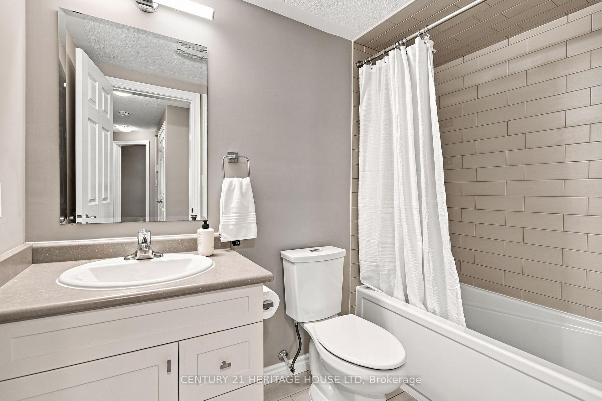 Photo 14 of 12 Wheat Lane, Kitchener, Huron Park — HOMEH