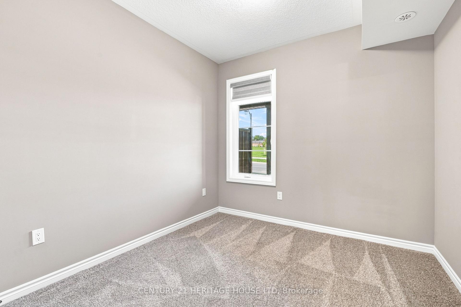 Photo 23 of 12 Wheat Lane, Kitchener, Huron Park — HOMEH