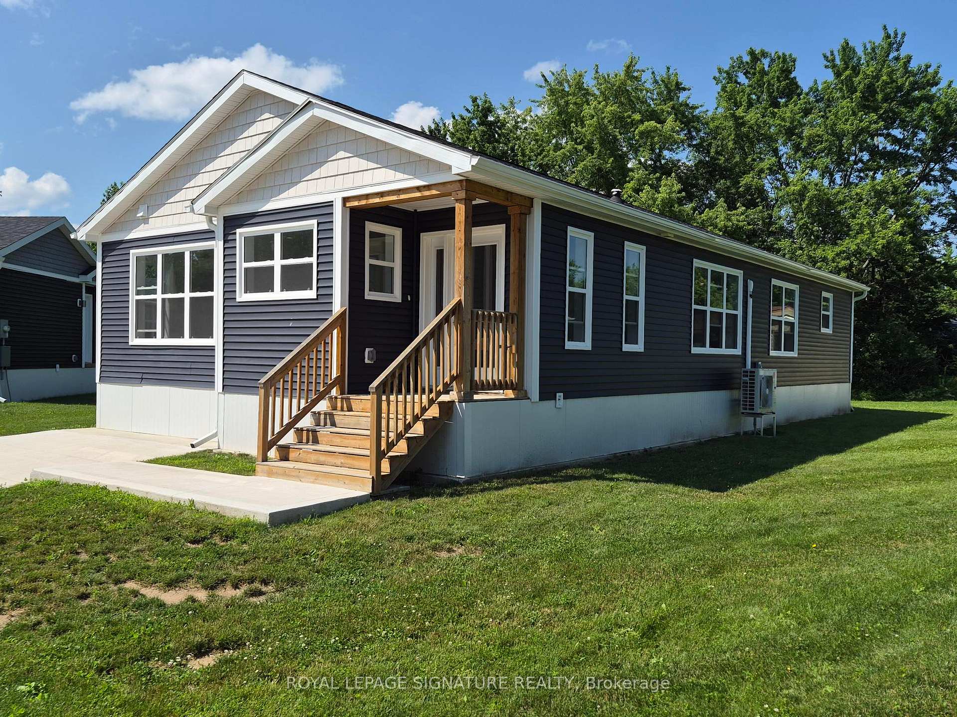 Photo 5 of 16 Briarwood Place, Innisfil, Cookstown — HOMEH
