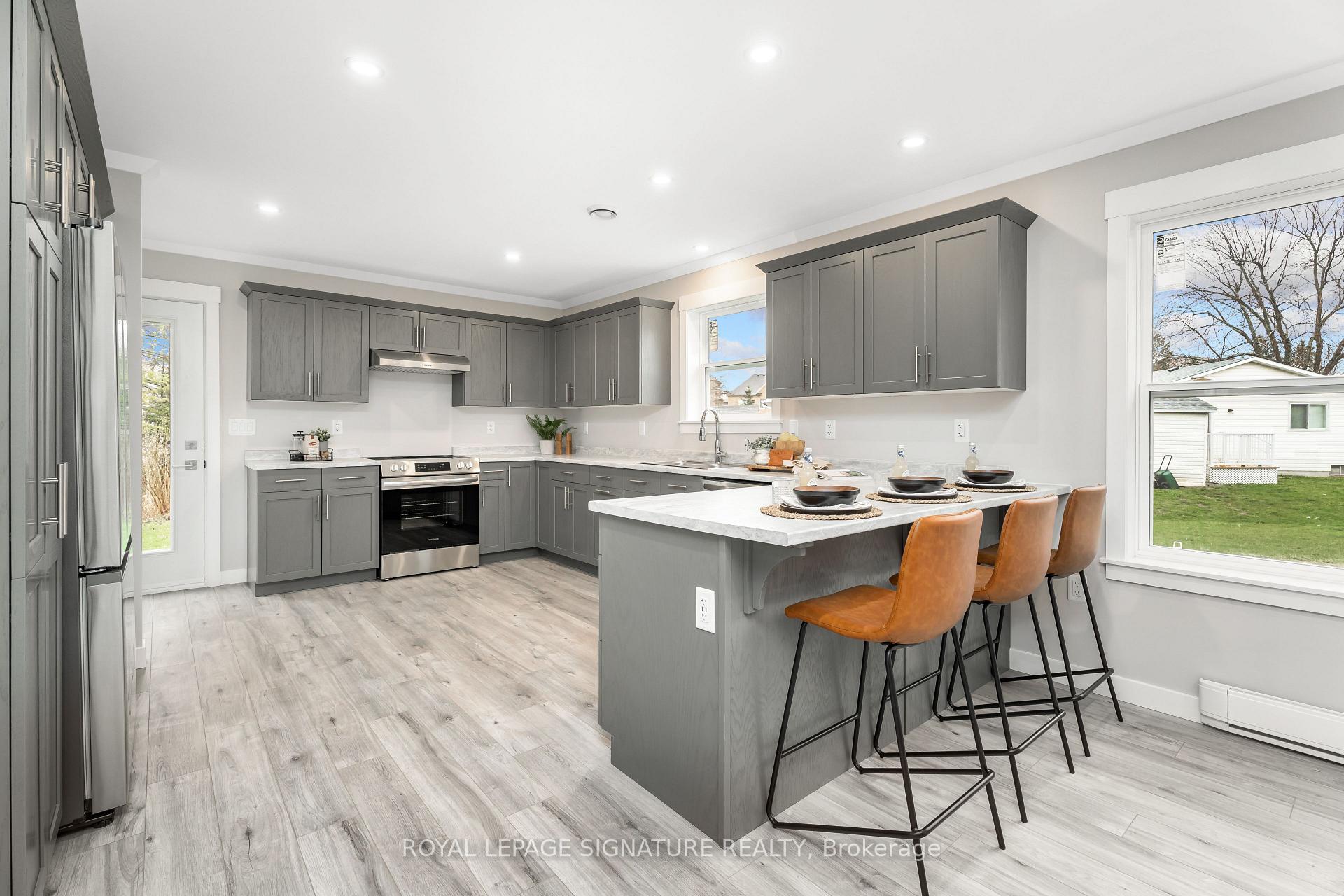 Photo 19 of 16 Briarwood Place, Innisfil, Cookstown — HOMEH