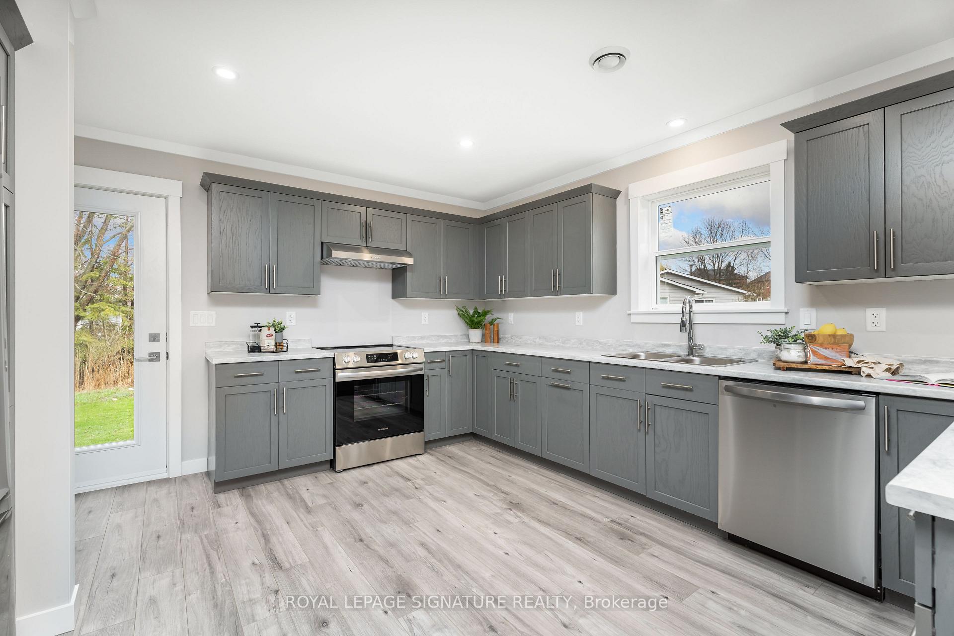 Photo 20 of 16 Briarwood Place, Innisfil, Cookstown — HOMEH