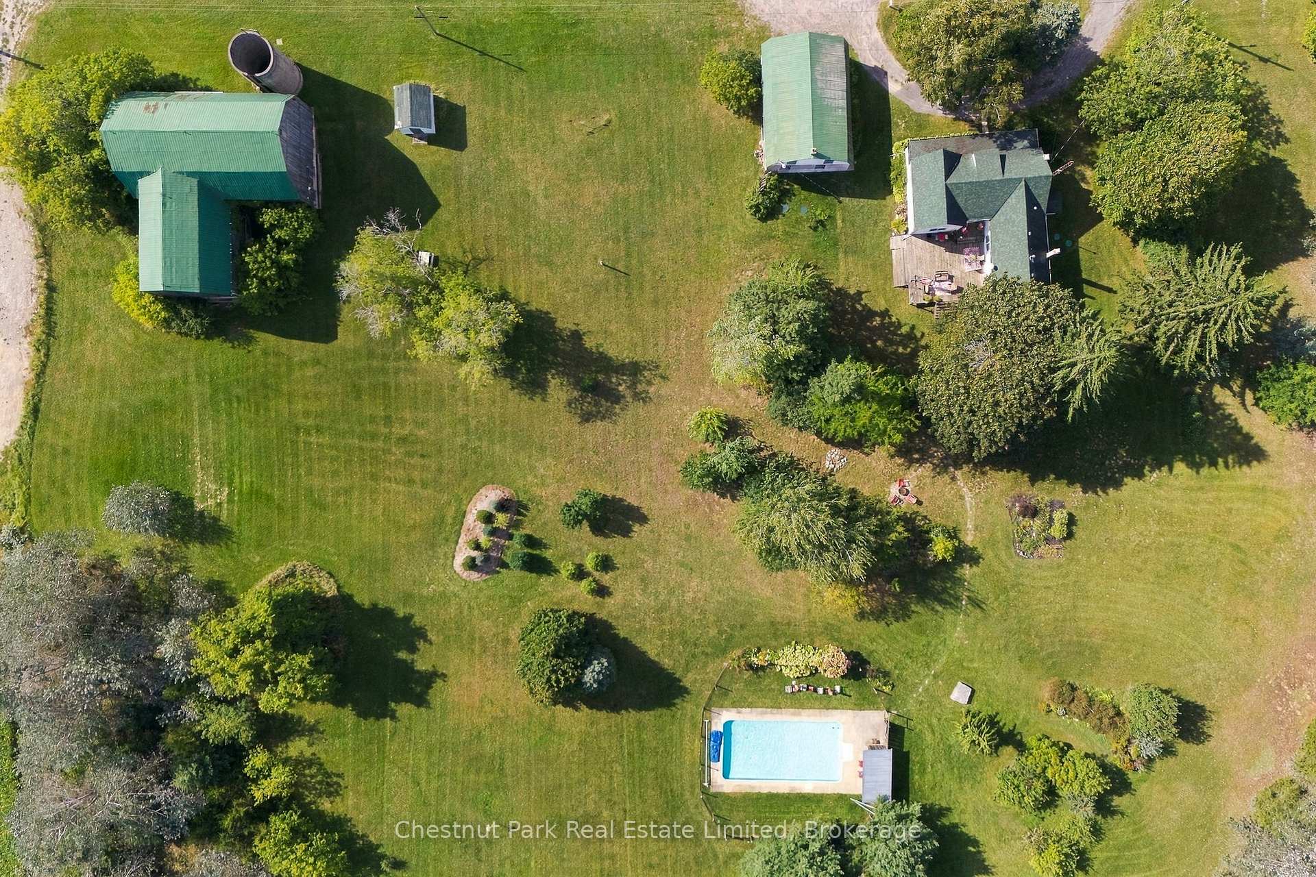 Photo 4 of 265 Ridge Road, Prince Edward County, Hallowell — HOMEH