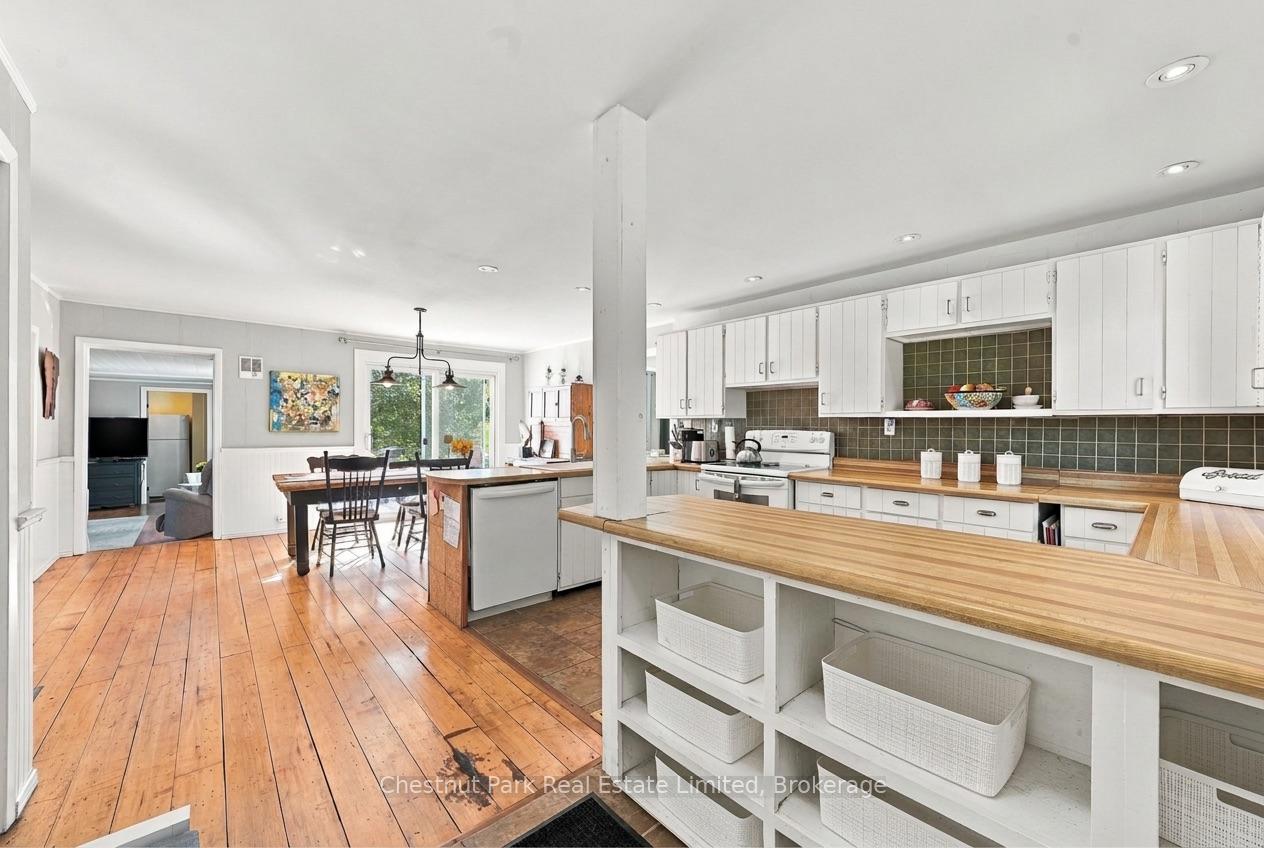 Photo 10 of 265 Ridge Road, Prince Edward County, Hallowell — HOMEH