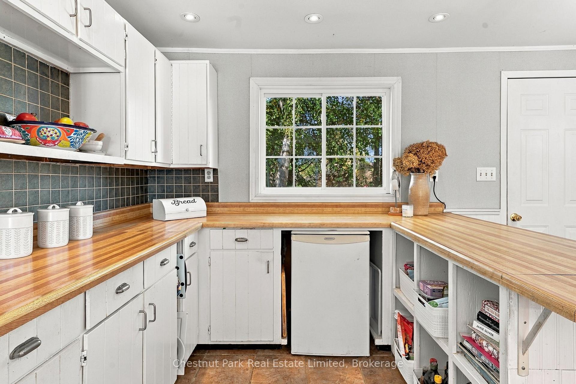 Photo 13 of 265 Ridge Road, Prince Edward County, Hallowell — HOMEH