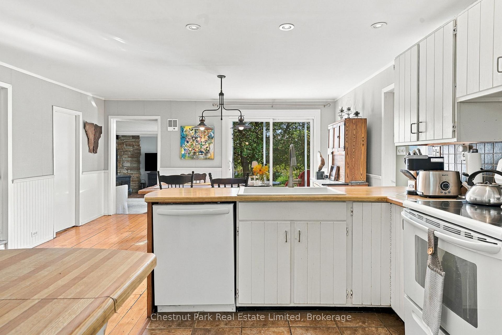 Photo 14 of 265 Ridge Road, Prince Edward County, Hallowell — HOMEH