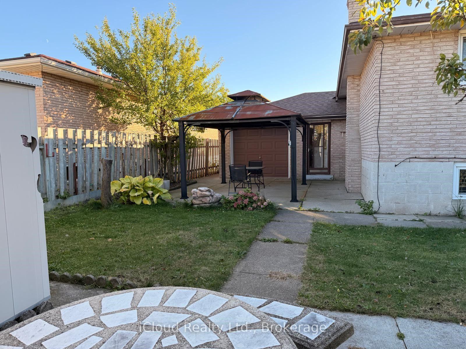 Photo 6 of 22 Seaton Place, Hamilton, Stoney Creek — HOMEH