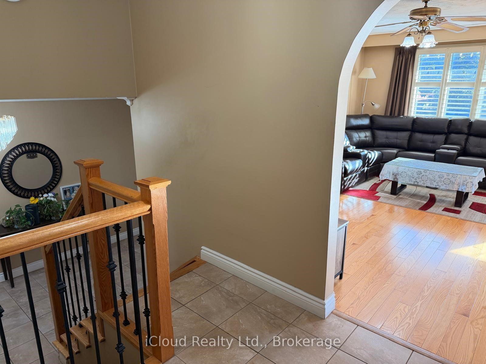 Photo 11 of 22 Seaton Place, Hamilton, Stoney Creek — HOMEH