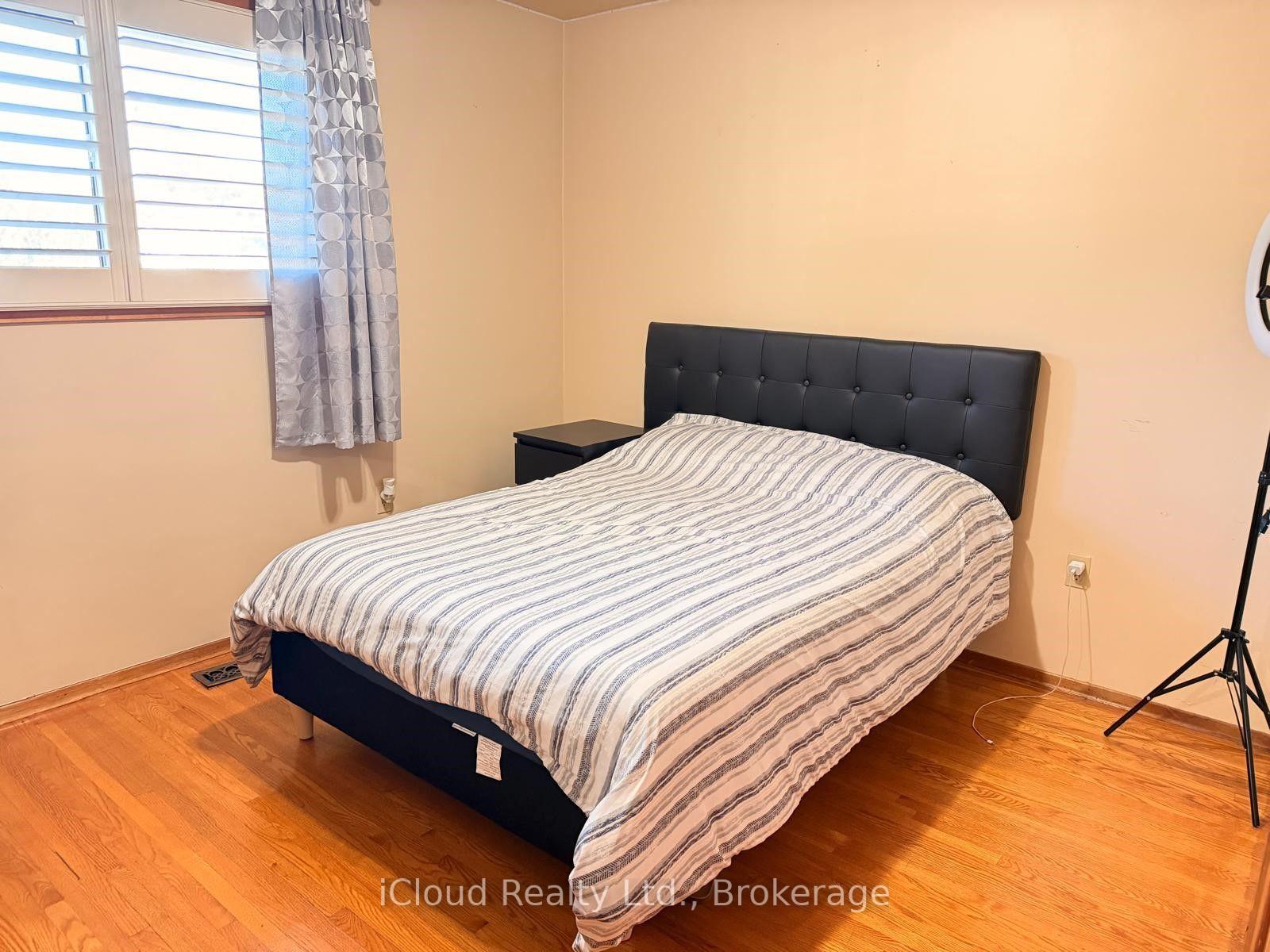 Photo 24 of 22 Seaton Place, Hamilton, Stoney Creek — HOMEH