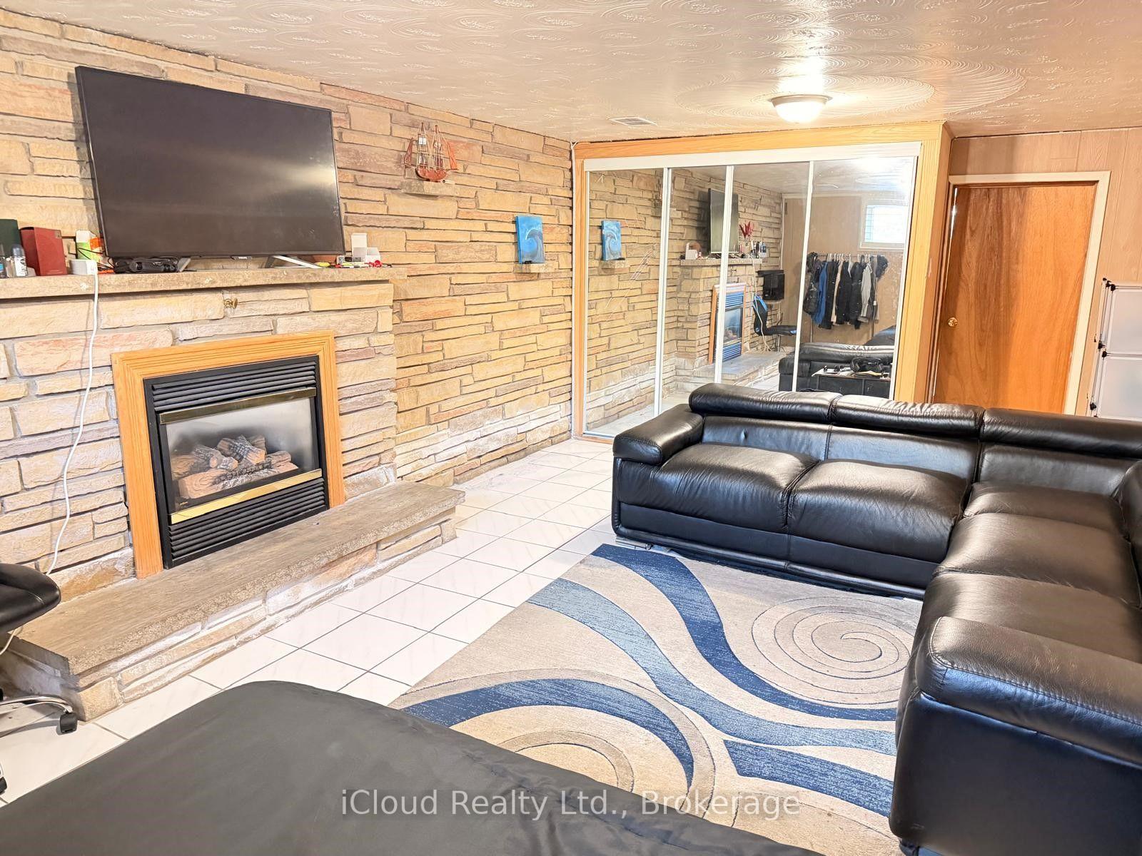 Photo 32 of 22 Seaton Place, Hamilton, Stoney Creek — HOMEH