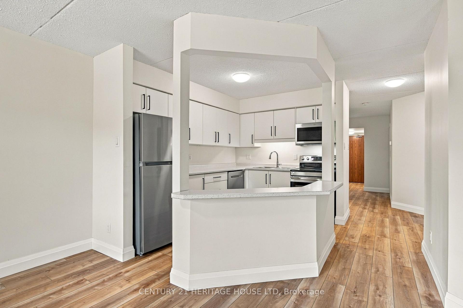 Photo 7 of Unit 13, 3085 Kingsway Drive, Kitchener, Vanier - Kitchener — HOMEH