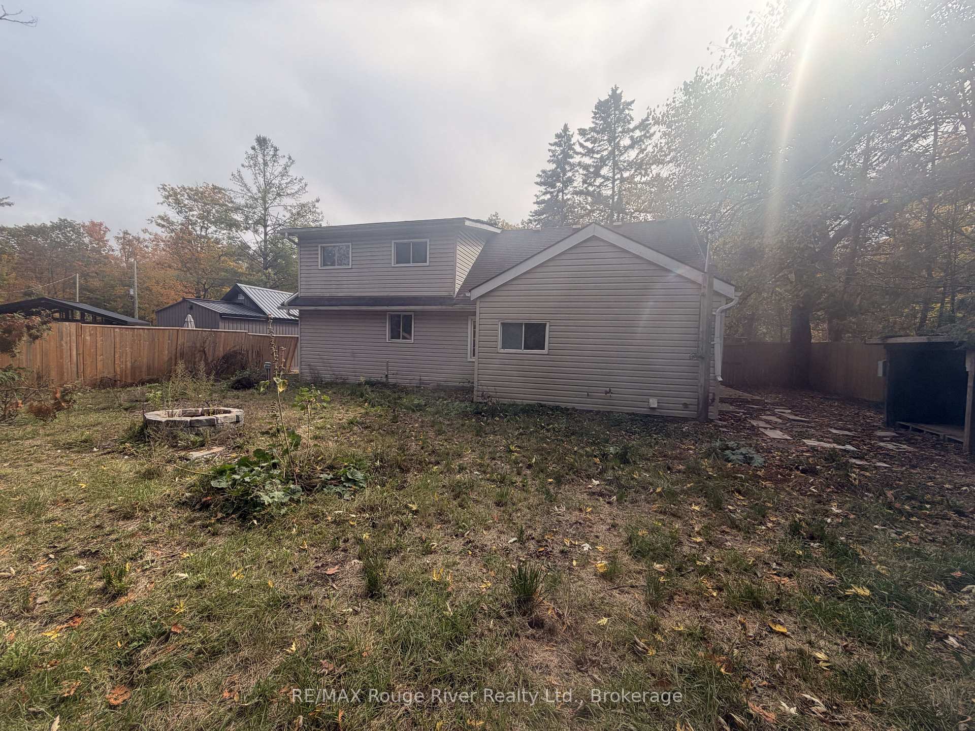 Photo 7 of 11 Edgewood Drive, Kawartha Lakes, Verulam — HOMEH