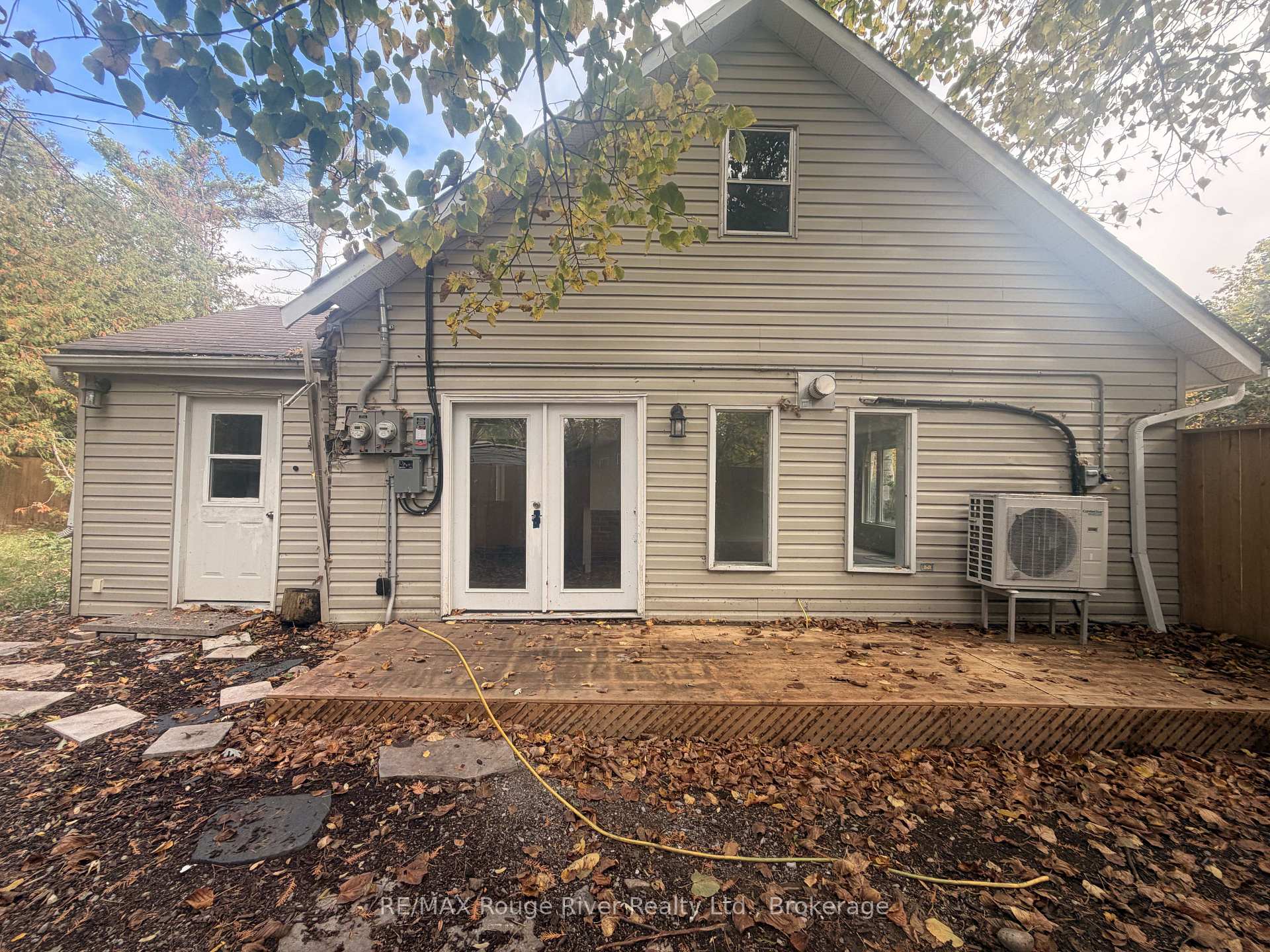 Photo 9 of 11 Edgewood Drive, Kawartha Lakes, Verulam — HOMEH