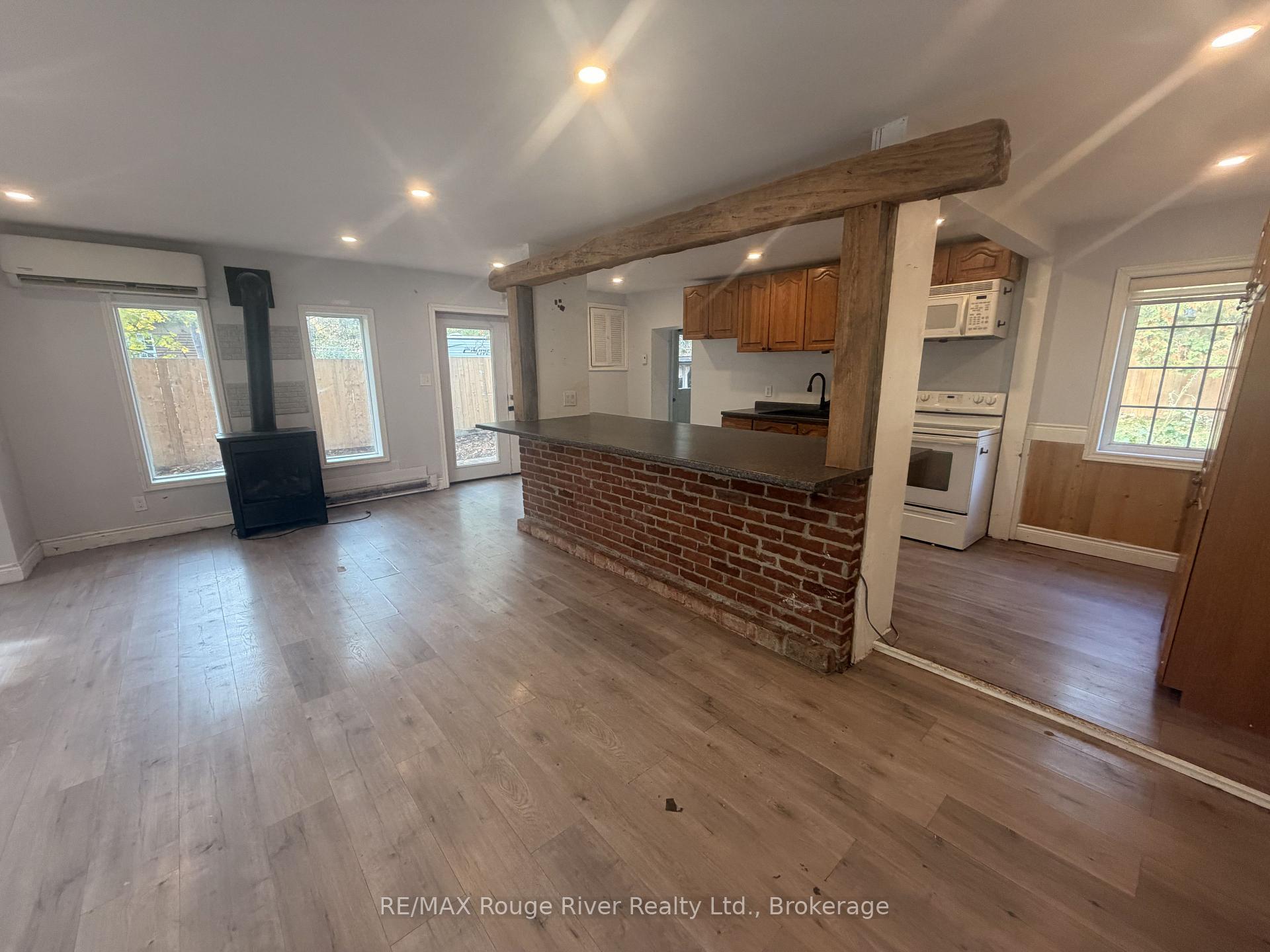 Photo 12 of 11 Edgewood Drive, Kawartha Lakes, Verulam — HOMEH