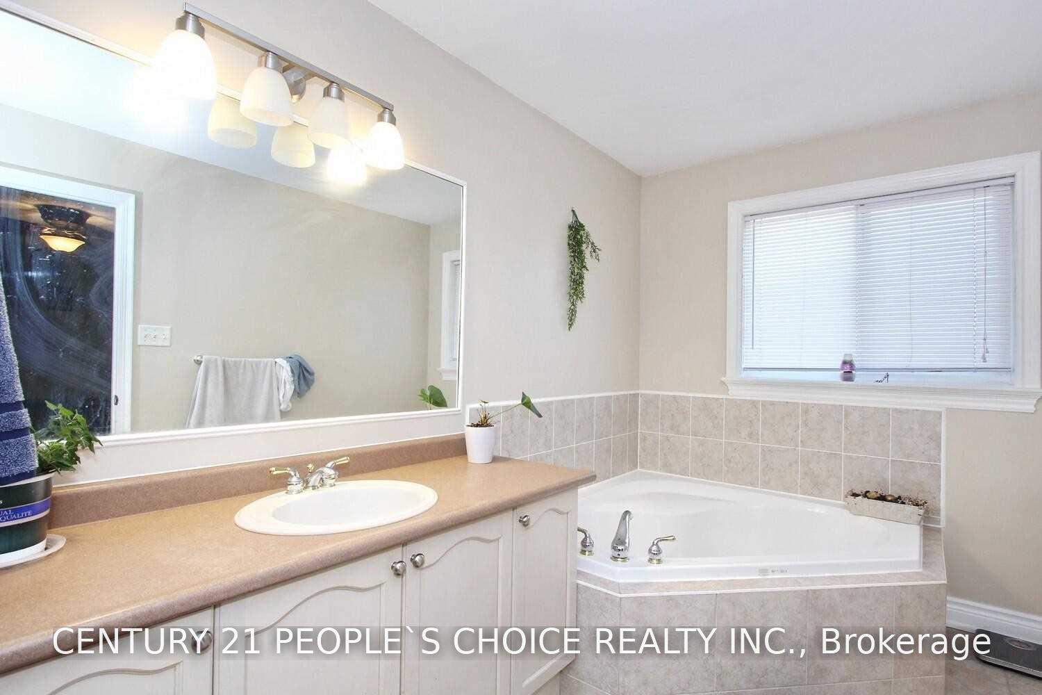 Photo 21 of 6 Stirrup Court, Brampton, Fletcher's Creek Village — HOMEH