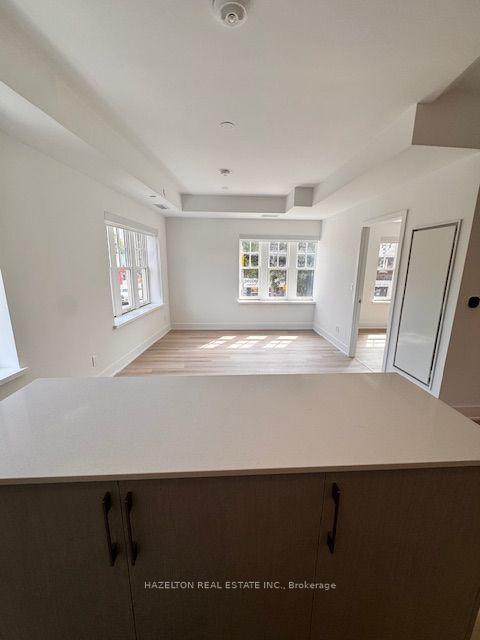 Photo 4 of Unit 204, 8 Manor Road W, Toronto, Yonge-Eglinton — HOMEH