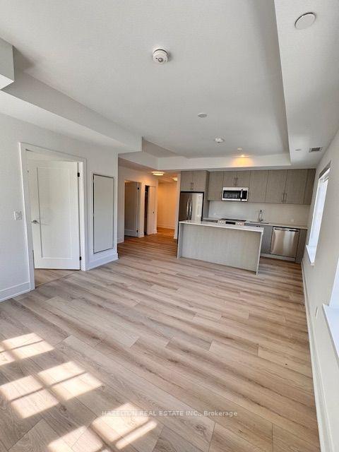 Photo 6 of Unit 204, 8 Manor Road W, Toronto, Yonge-Eglinton — HOMEH