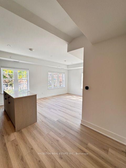 Photo 16 of Unit 204, 8 Manor Road W, Toronto, Yonge-Eglinton — HOMEH