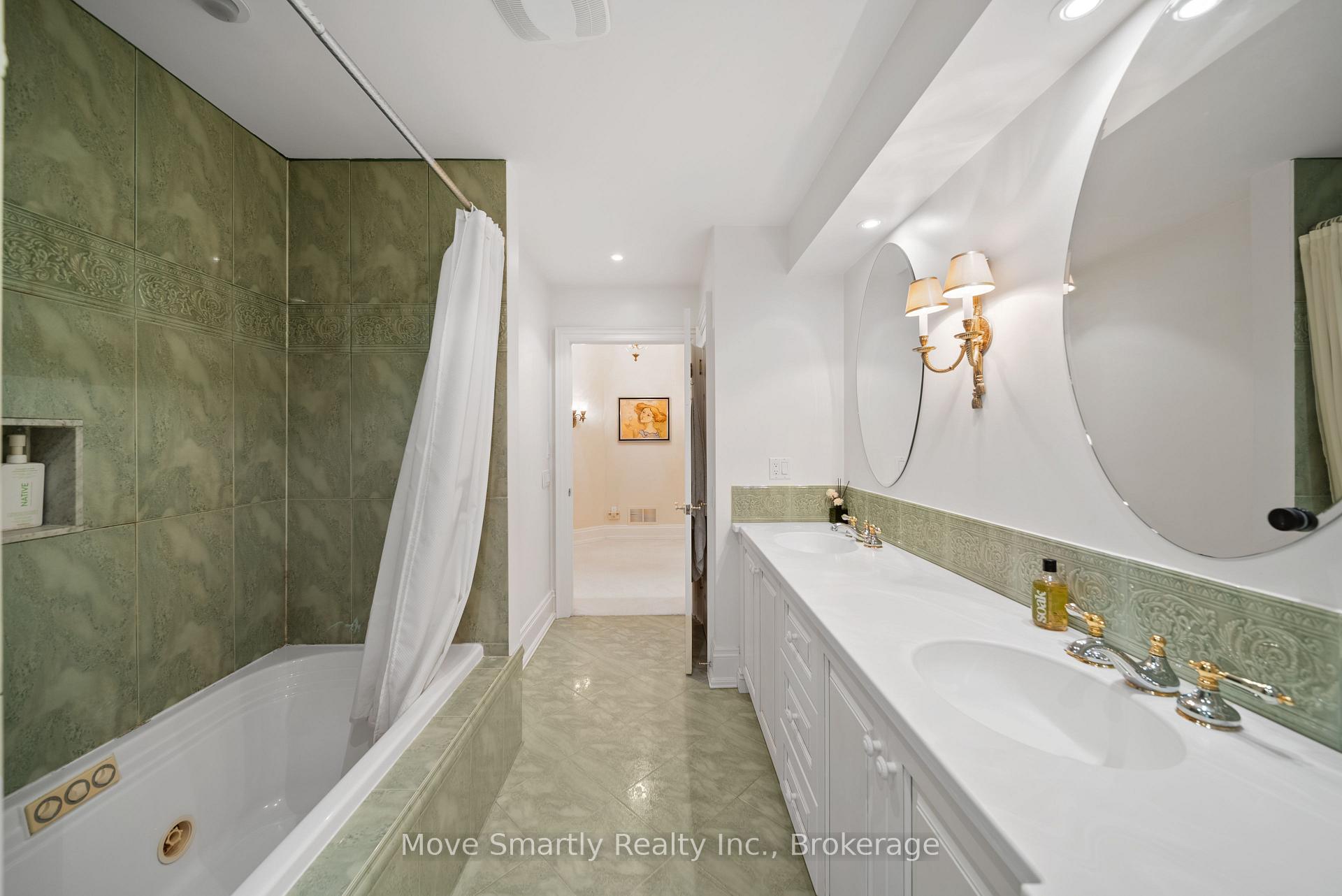 Photo 23 of 7 Purling Place, North York, Banbury-Don Mills — HOMEH